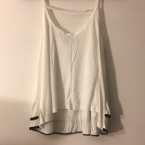 NWOT scallop edge ruffle tank - Picture 4 of 4